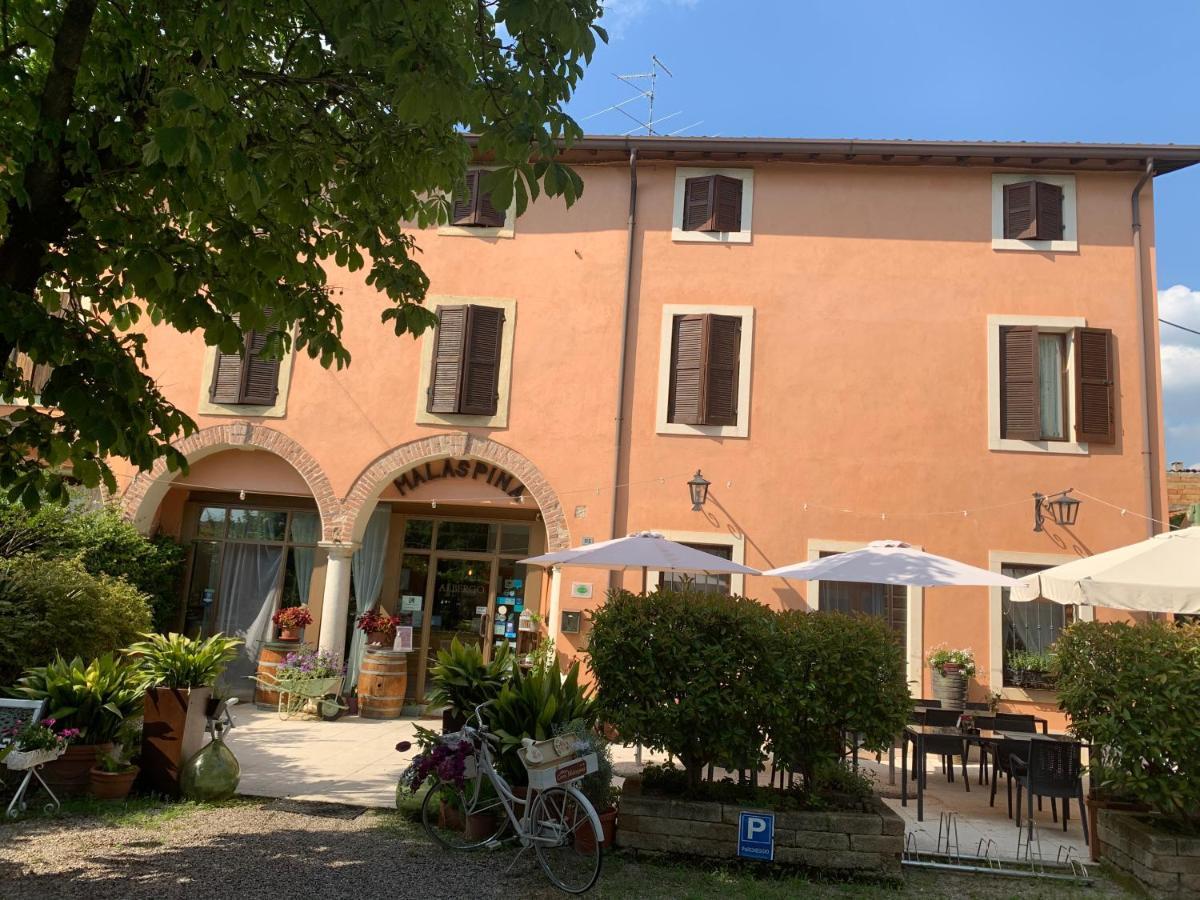 Boutique Hotel Corte Malaspina Castelnuovo del Garda Bagian luar foto