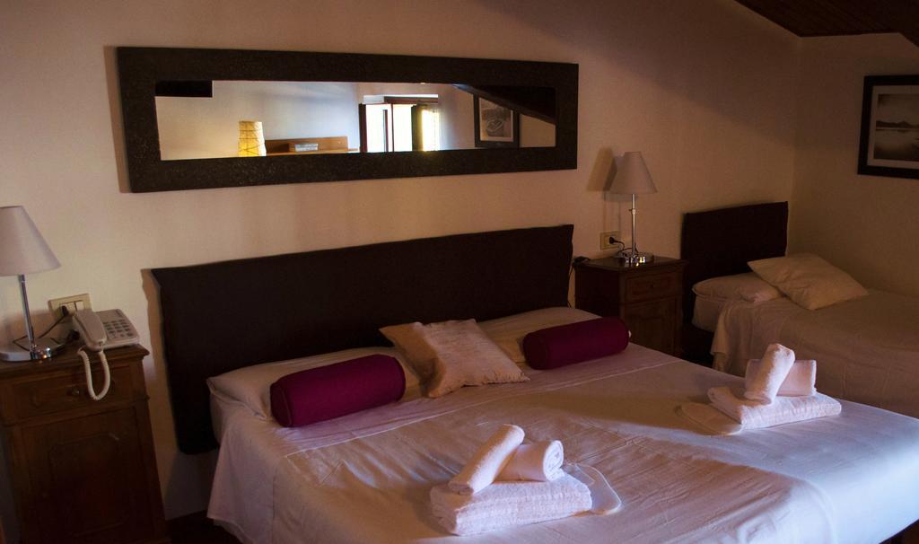 Boutique Hotel Corte Malaspina Castelnuovo del Garda Bagian luar foto