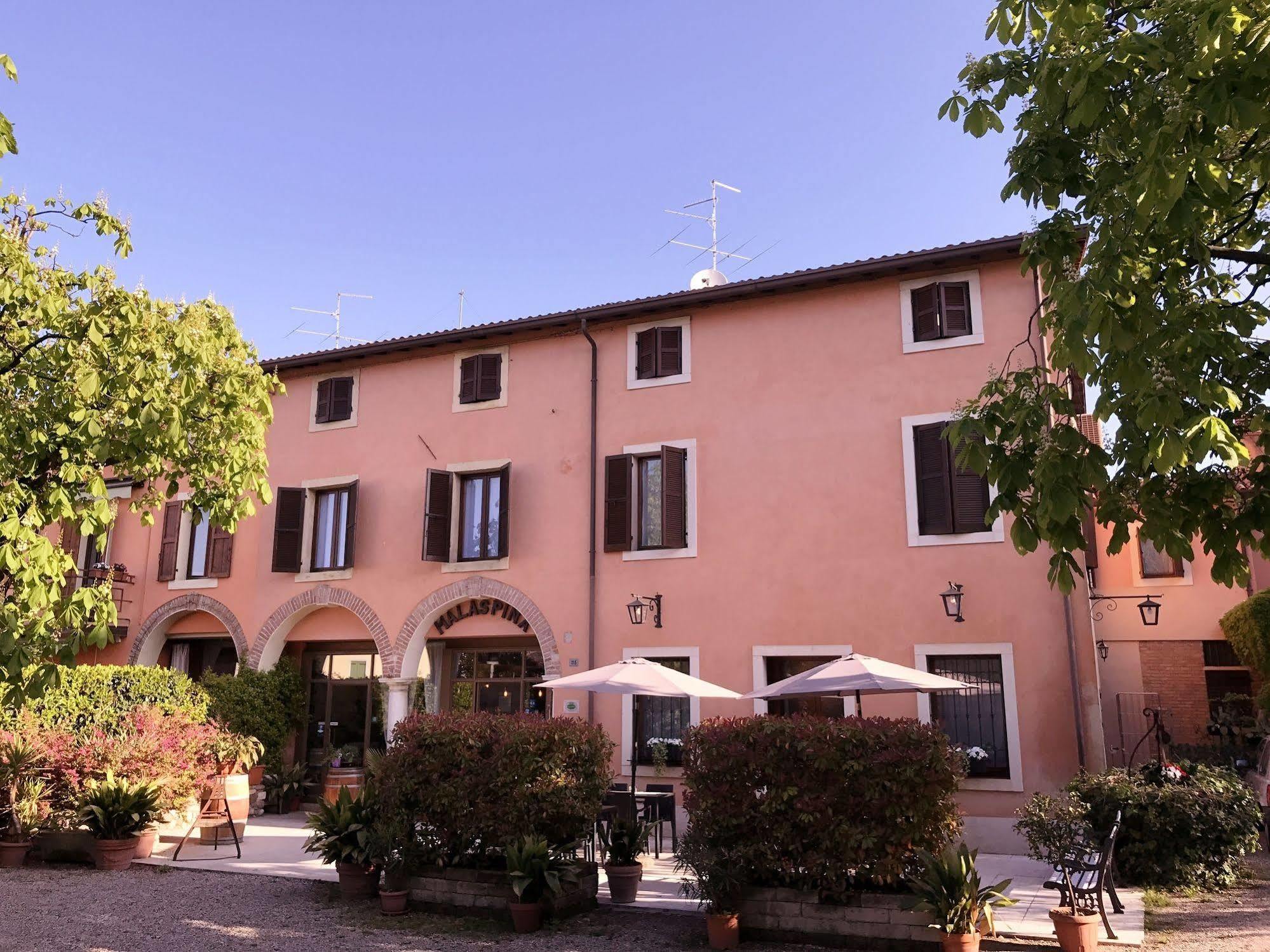 Boutique Hotel Corte Malaspina Castelnuovo del Garda Bagian luar foto