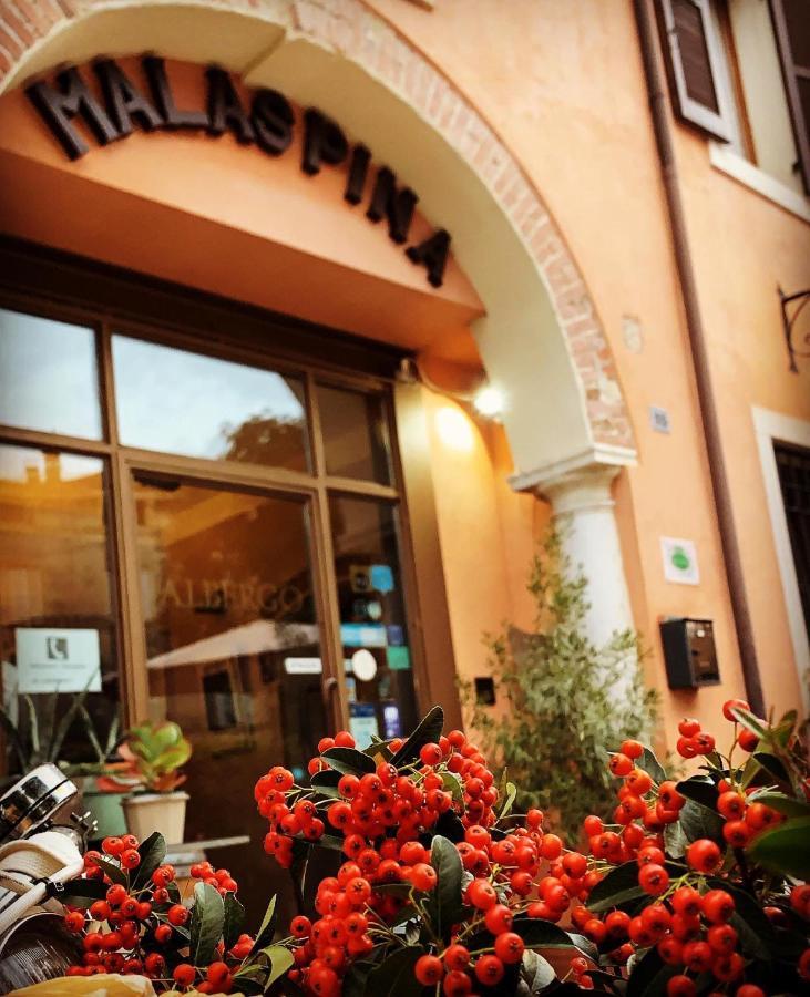 Boutique Hotel Corte Malaspina Castelnuovo del Garda Bagian luar foto