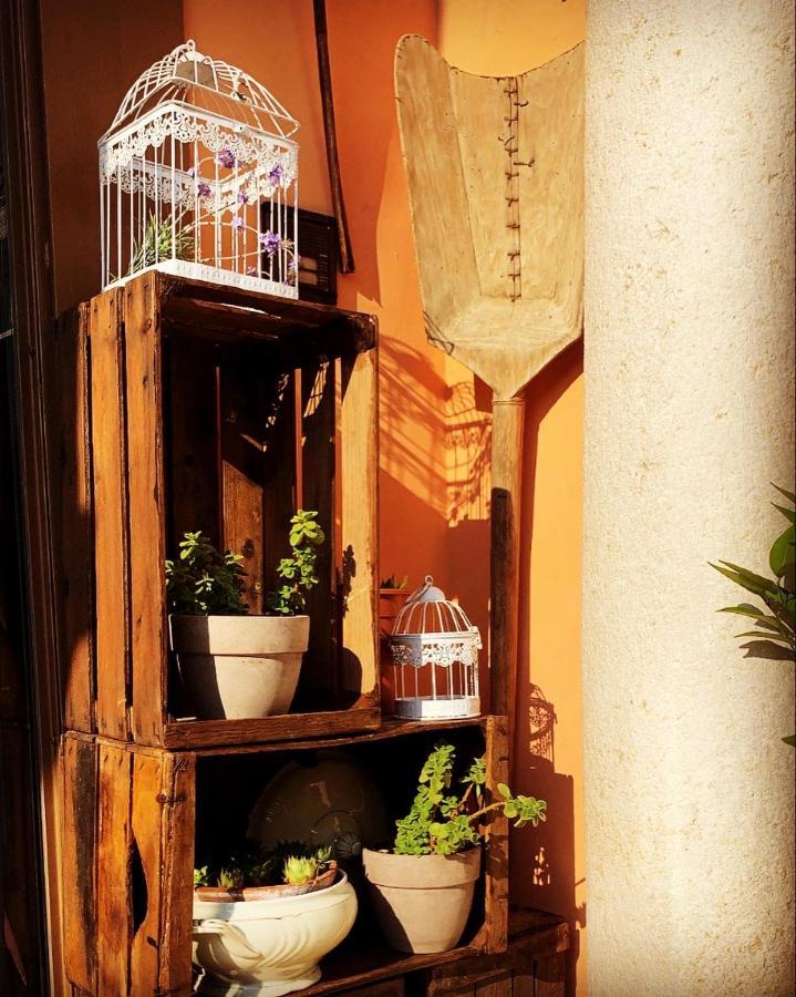 Boutique Hotel Corte Malaspina Castelnuovo del Garda Bagian luar foto